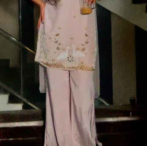 gulabi noor,handwork pure crape suit