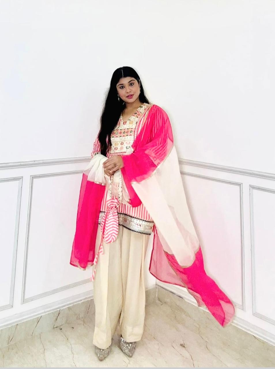 the rose stripe farshi  suit