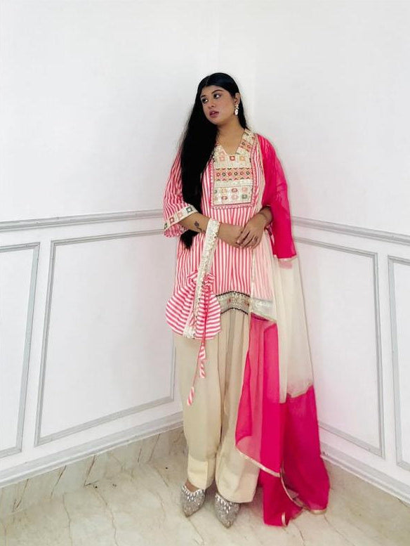 the rose stripe farshi  suit